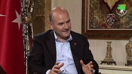 İçişleri Bakanı Soylu, canlı yayında gözyaşlarını tutamadı