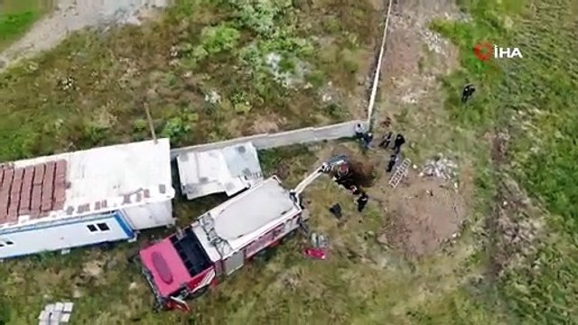 4 metrelik kuyuya düşen gebe ineği kurtarmak için ekipler seferber oldu
