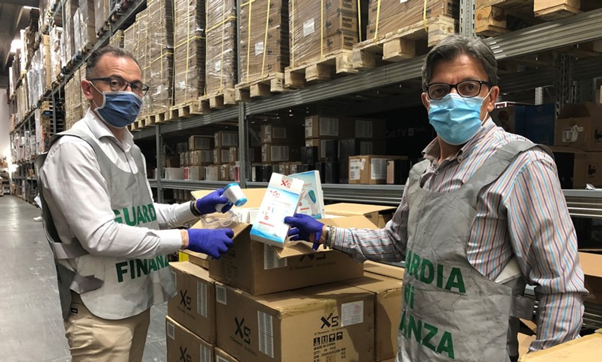 1,2 milioni di mascherine non a norma sequestrate tra Caserta e Napoli (25.05.20)