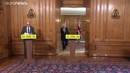 Arrecian las críticas contra el estratega de Boris Johnson que violó el confinamiento