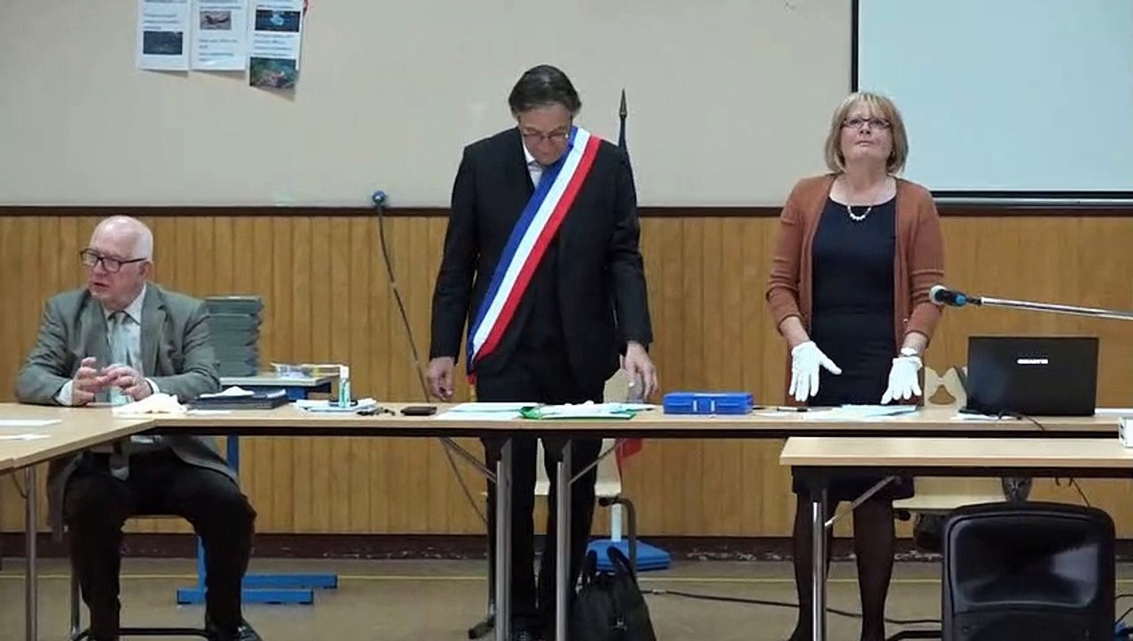 Séance d'installation du conseil municipal de Villecresnes le 23 mai 2020