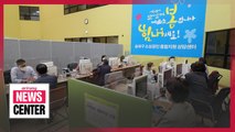 Seoul City gives survival funds to self-employed workers and small business owners