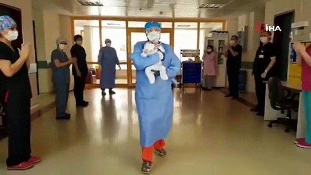 Bursa'da Koronavirüs tedavisi gören 45 günlük bebek taburcu oldu
