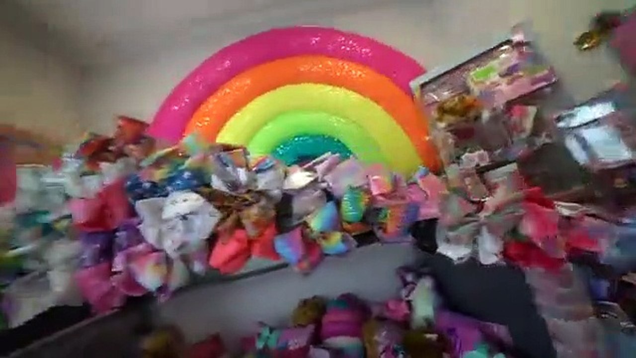 24 HOURS INSIDE MY CAR!! -JoJo Siwa Tesla-