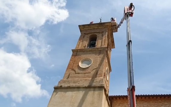 Nocera Umbra (PG) - Vigili del Fuoco mettono in sicurezza campanile (25.05.20)