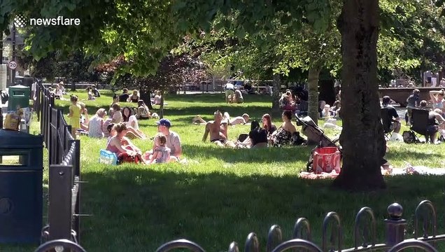 Cotswold village teeming with visitors despite being closed