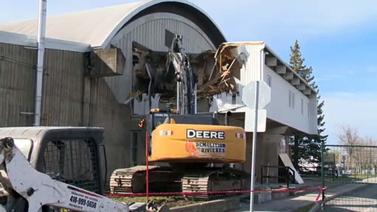 Travaux de démolition au Stade de la Cité des Jeunes