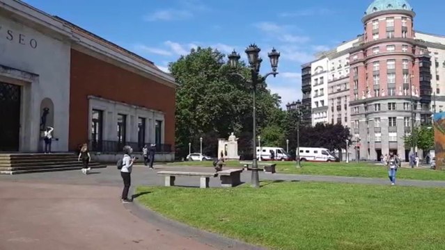 Aficionados a la fotografía retoman su hobbie ante el Museo de Bellas Artes