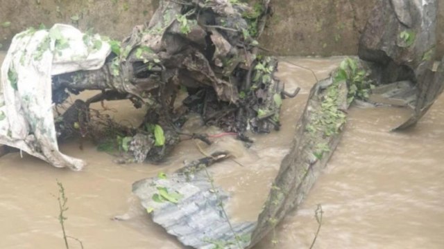 Owner of IED-laden car in Kashmir arrested; Amit Shah's discussion with CMs via video conference; more