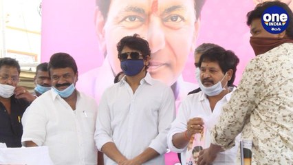 Akkineni Nagarjuna, Rajamouli, Trivikram Giving Grossery Kits To Film Workres