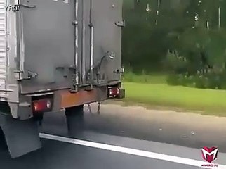 Mais où se trouve le conducteur de ce camion