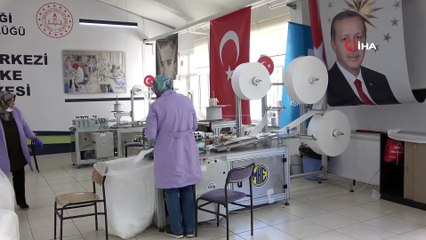 Yerli ve Milli İmkanlarla Cerrahi Maske Üretimi Bayramda da Sürüyor