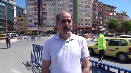 Sokakta fotoğraf çektiren 2 Afganistanlıya ceza yazıldı