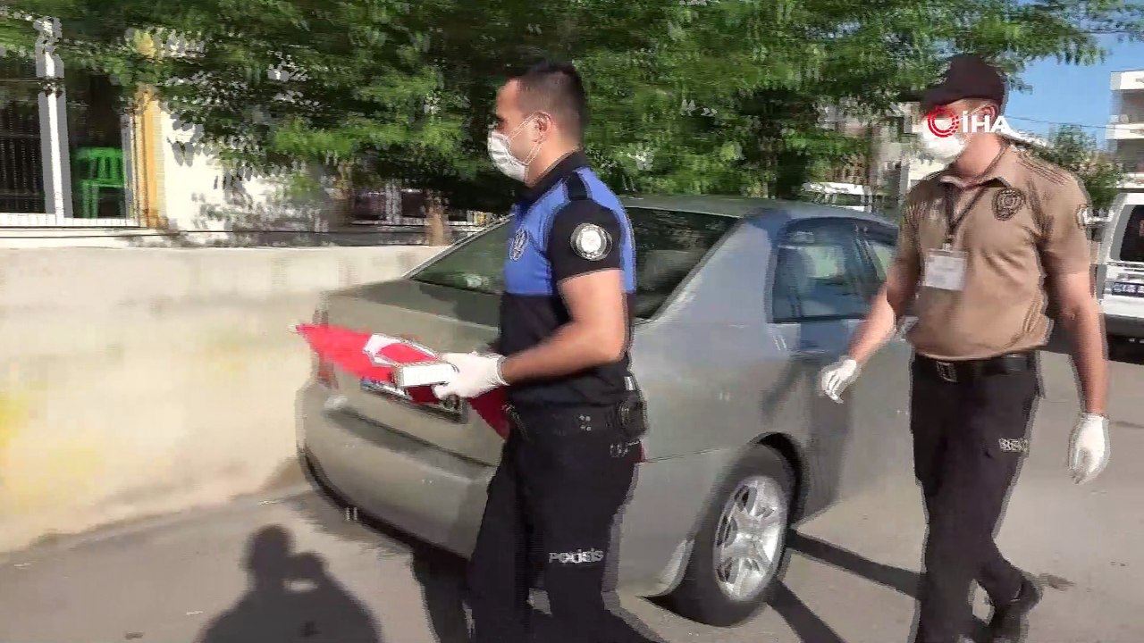 Küçük çocuğun şeker mutluluğu yürekleri ısıttı