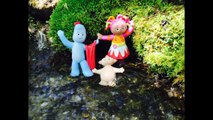 MAKKA PAKKA, Upsy Daisy and Iggle Piggle Toys Go Swimming In A Stream-