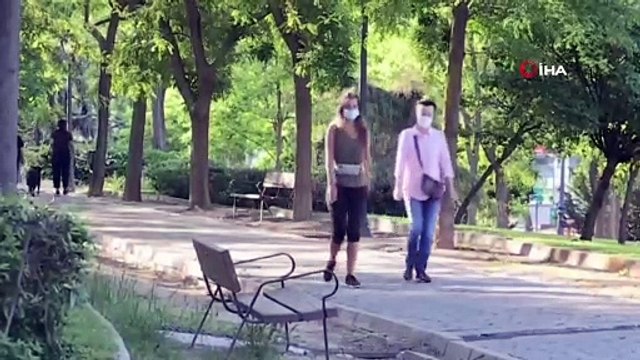 - İspanya Sağlık Bakanlığı, koronaya bağlı can kayıplarını güncelledi- Koronaya bağlı can kayıpları bin 918 kişi azaltıldı