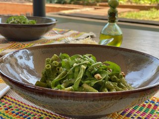 Macarrones con crema de acelga - Cocina con Conexión  Sonia Ortiz con Juan Farré
