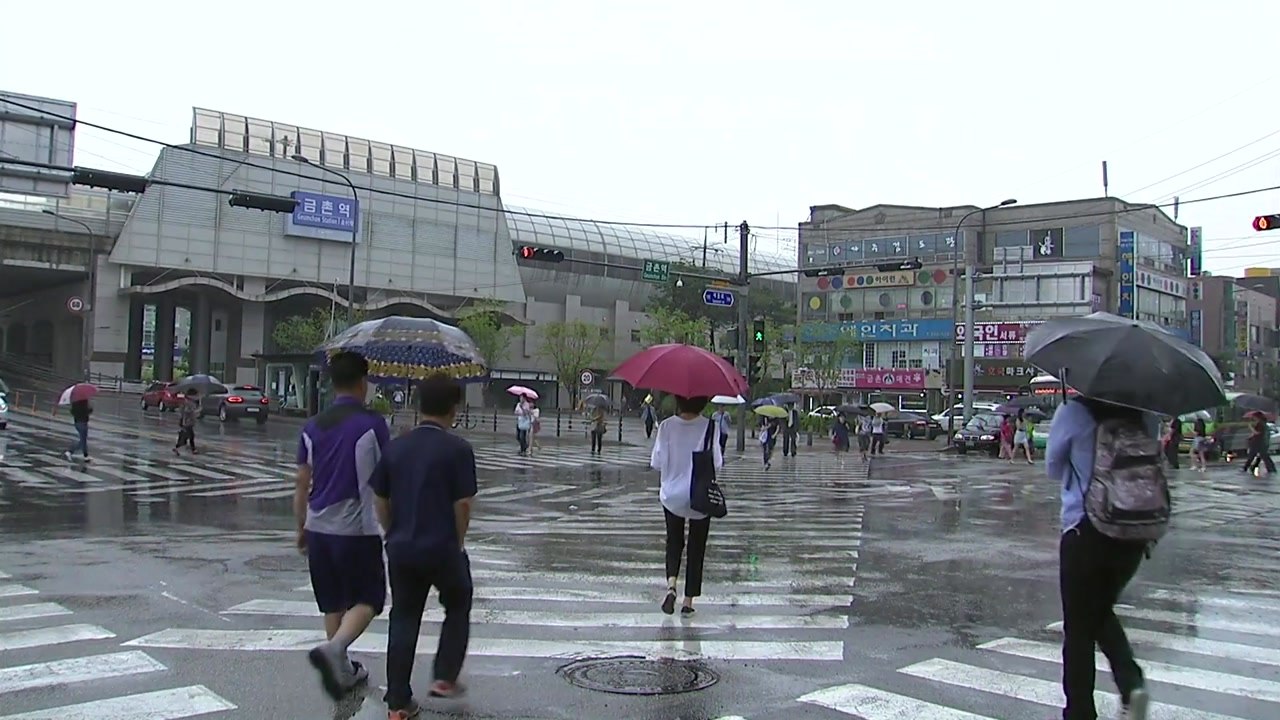 [날씨] 퇴근길 중부 비...내일 전국 맑고 따뜻 / YTN