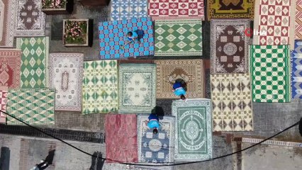 Rengarenk hasır kilimler, yağlı boya tablolarını aratmadı