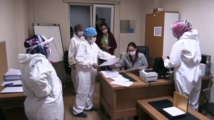 Uşak'ta filyasyon ekibi gece de koronavirüsün izini sürüyor