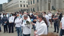 Los chefs españoles se manifiestan ante el Congreso de los Diputados