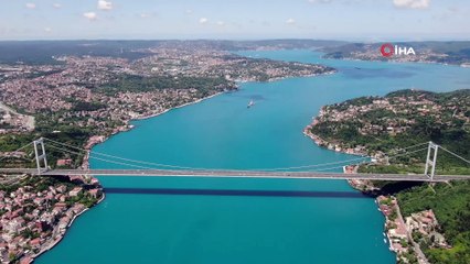 Turkuaza bürünen İstanbul boğazı havadan görüntülendi