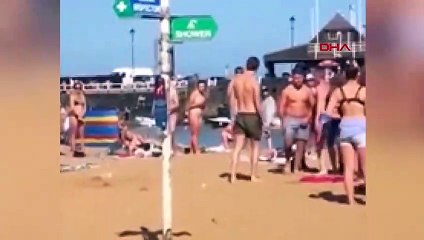 İngiltere’de plajda kavga çıktı