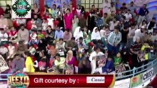 When Harem Farooq stopped hugging, What Fahad Mustafa said and hugged her forcefully