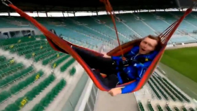Un club polonais installe une tyrolienne dans son stade