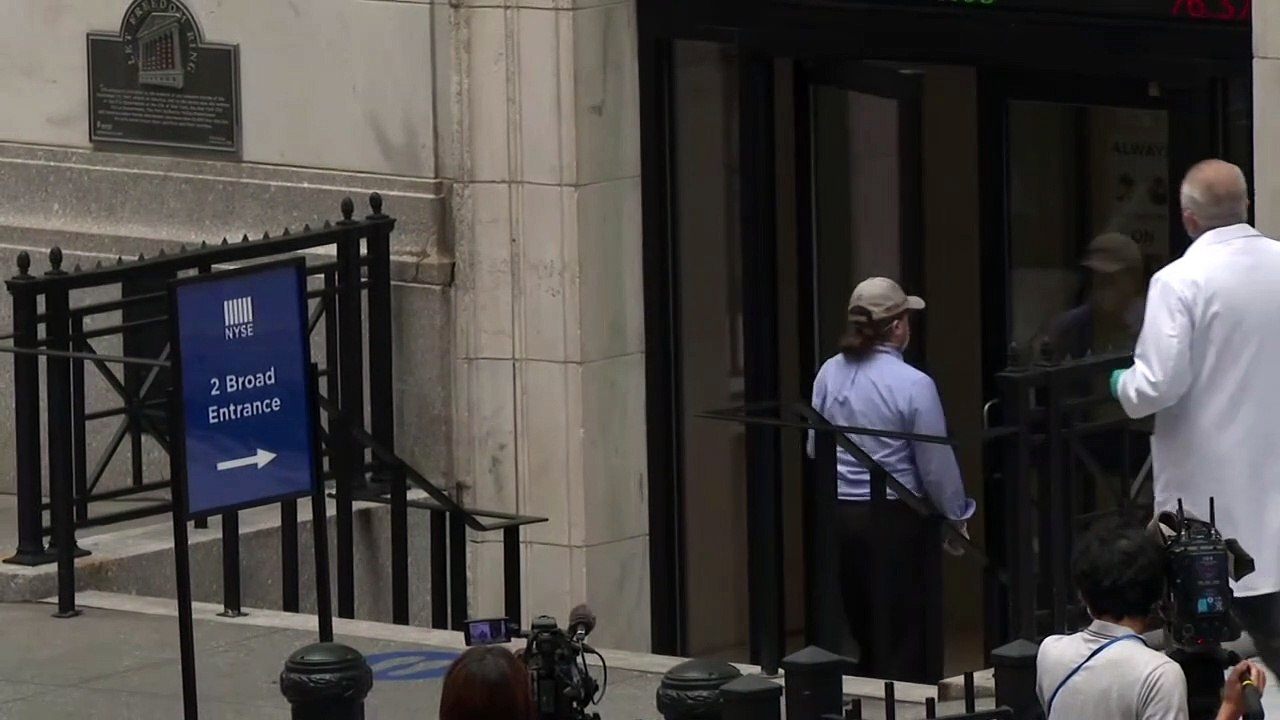 Wall Street reabre portas
