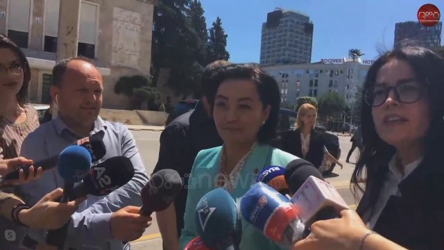 Ora News - Mesazhi i dytë i fortë i ambasadores së SHBA-së: Lini lojrat dhe pazaret!