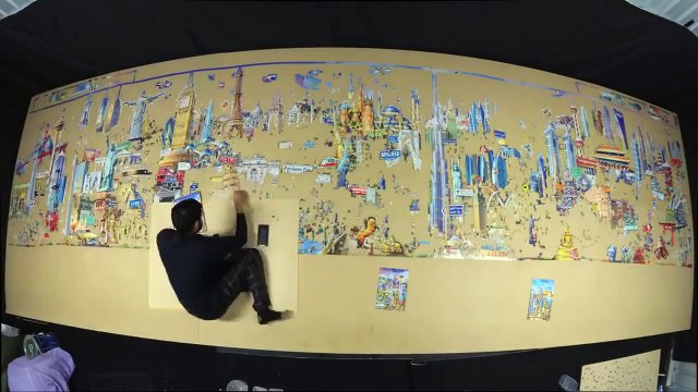 Il lui a fallu environ 500 heures pour rassembler ce puzzle de 42 000 pièces.