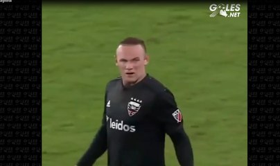 Este es el pie mágico de Rooney: Magistral recupero y pase a gol desde mitad de campo
