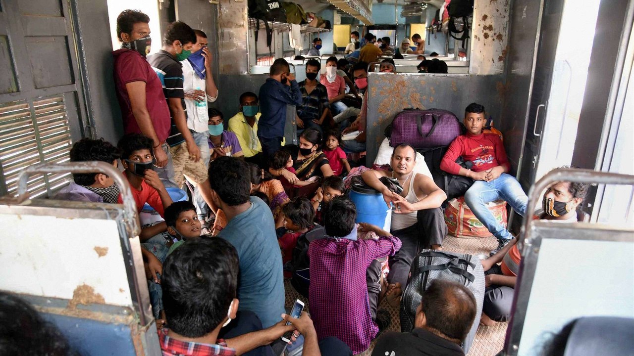 Migrant crisis: No food-water in shramik special trains!