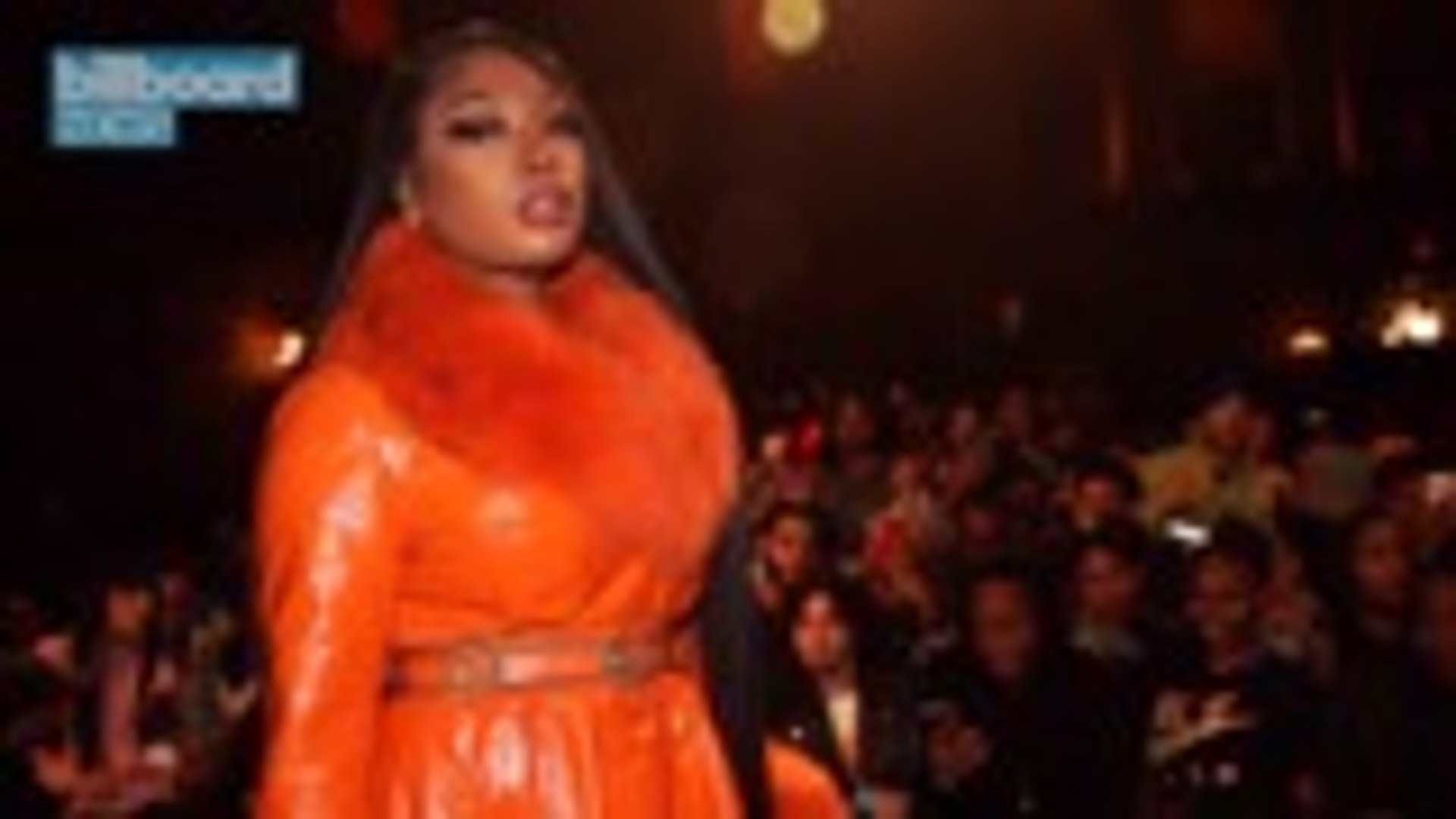 ⁣Megan Thee Stallion and Beyoncé Top the Hot 100 With 'Savage,' Doja Cat Addresses Rumors a