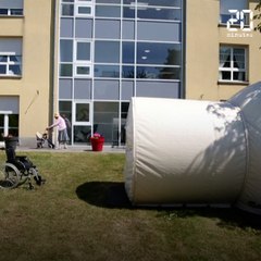 Coronavirus: Une bulle gonflable dans un EHPAD pour permettre aux familles de se retrouver