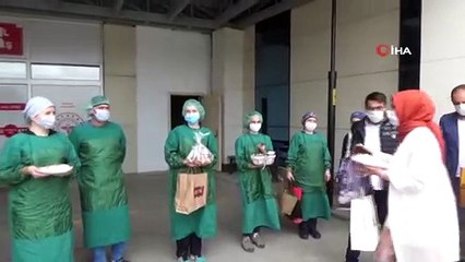 Pandemi Doktorlarına Ev Yemekleri Sürprizi