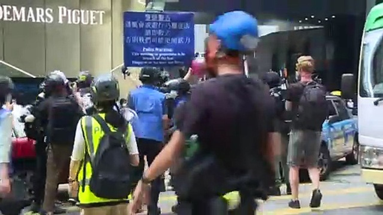Hongkong: Polizei schießt mit Pfeffermunition auf Demonstranten