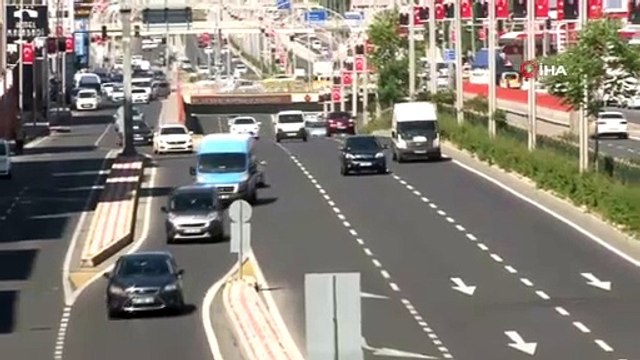 Kısıtlama kalktı, Diyarbakır'da vatandaşlar sokakları doldurdu