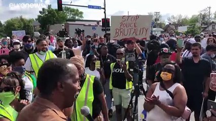 Mort d'un Afro-Américain lors de son interpellation : quatre policiers renvoyés