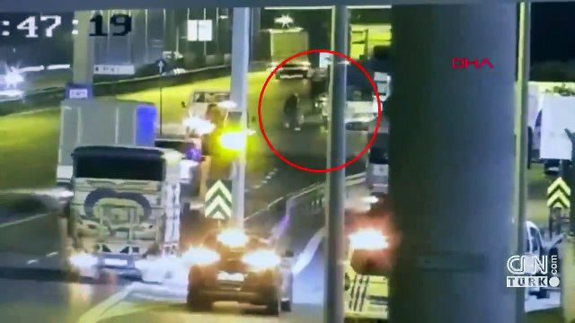 Alkollü sürücü trafik polisine çarpıp kaçtı