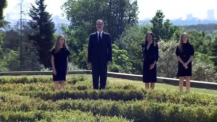 Así ha sido el minuto de silencio que han guardado los Reyes y sus hijas por los fallecidos por coronavirus