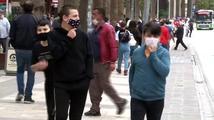 4 günlük kısıtlama sonrası vatandaşlar cadde ve sokaklara akın etti