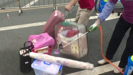 Top News - Të sigurtë në shkollë/ Me krahë për të siguruar distancën