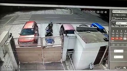 घर के बाहर ही बेवजह व्यापारी राकेश कुमार गुप्ता को सिपाहियों ने जमकर पीटा