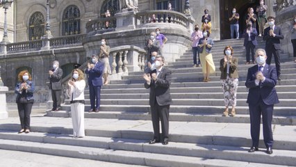 Minuto de silencio en Bilbao por las víctimas del covid-19