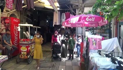 Kilis'te izinle birlikte çarşılar çocuklarla doldu