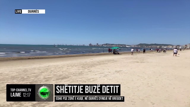 Shëtitje buzë detit/ Edhe pse zonë e kuqe, në Durrës dyndje në bregdet