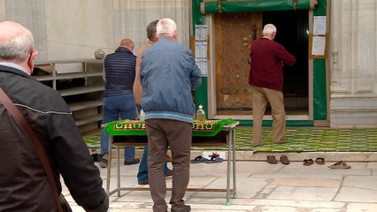 Во џамиите последни подготовки за молитвата за Рамазан Бајрам