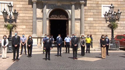 Govern y Ayuntamiento de Barcelona guardan minuto de silencio